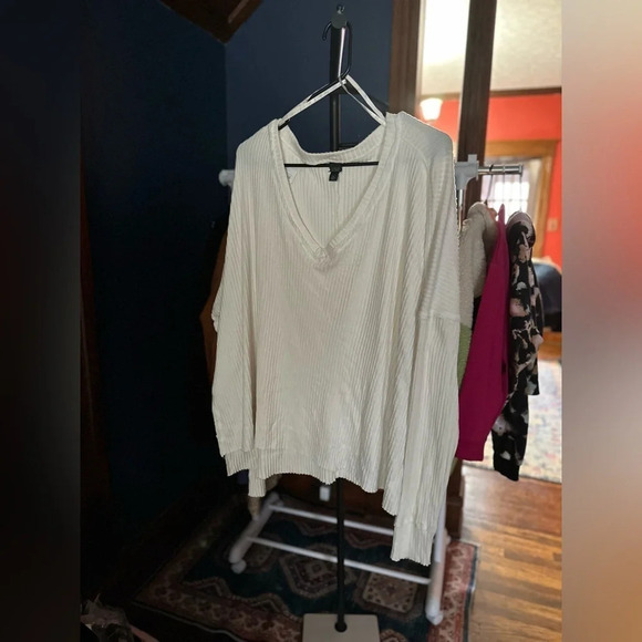 WILD FABLE NWOT off white oversized vneck sweater exposed seams XXL - Picture 5 of 8